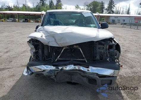 2004 Chevrolet Silverado 1500 Ls z USA, uszkodzony, nr VIN 2GCEC19VX41126720